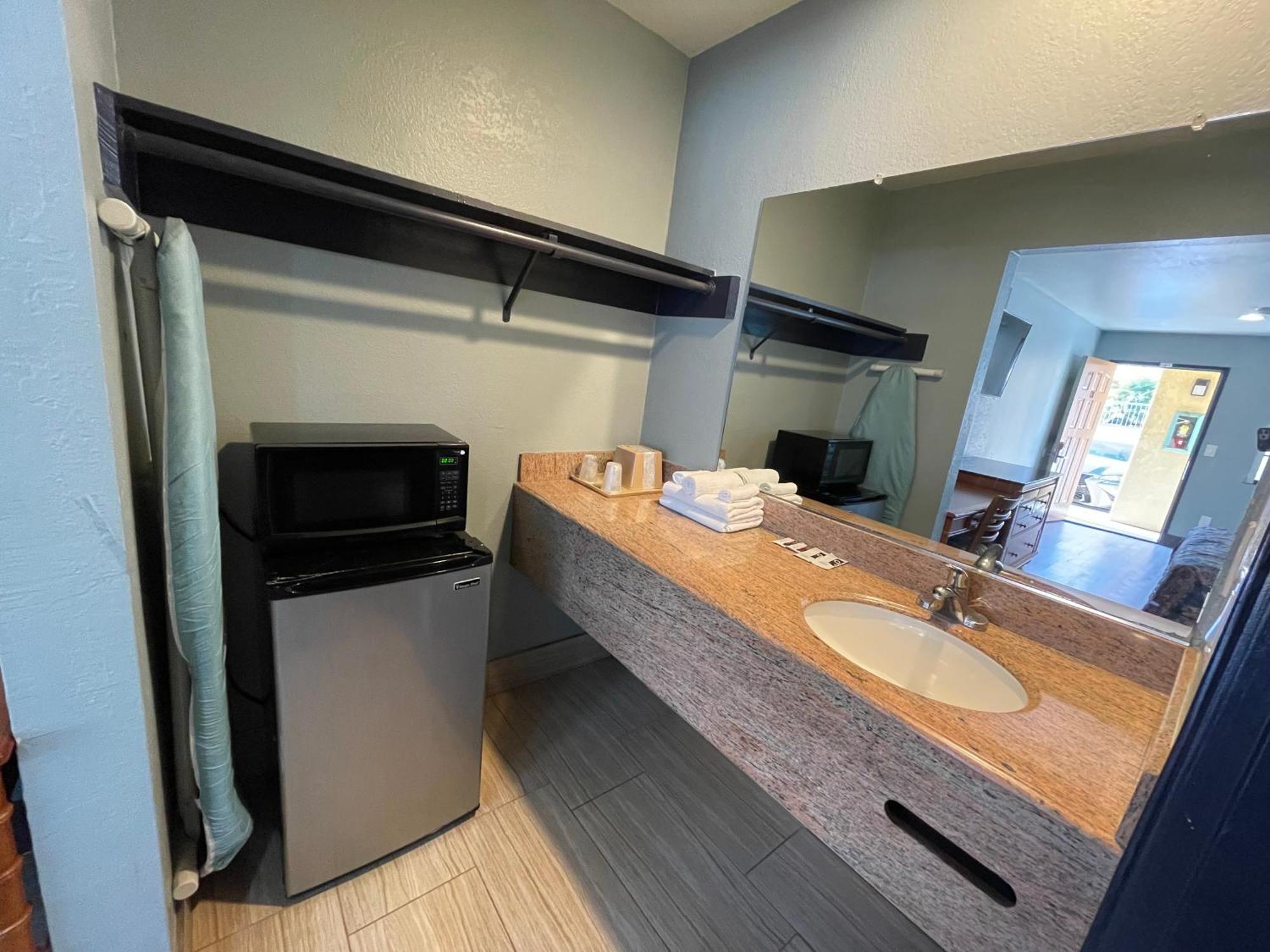 Travelers Inn カストロバレー エクステリア 写真